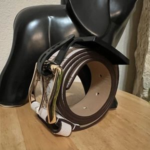 Michael Kors Women Cream Leather Belt.